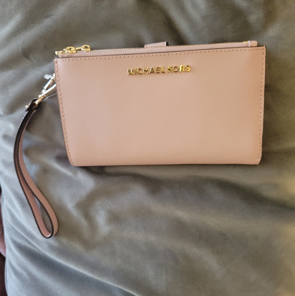 Michael Kors jet set travel wristlet